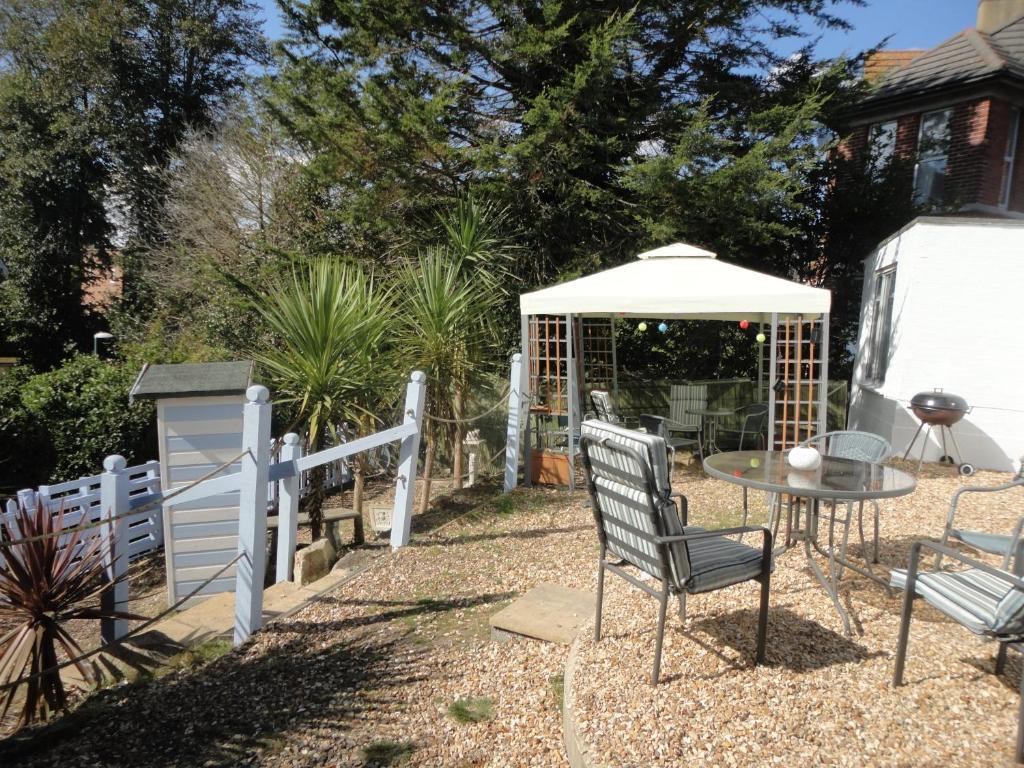 Bed and Breakfast Waves In Bournemouth Exteriér fotografie
